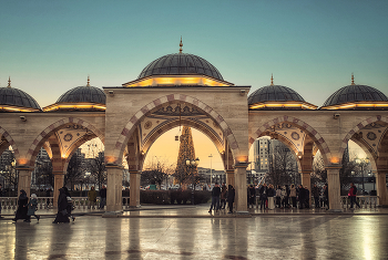 Golden Hour. / ***