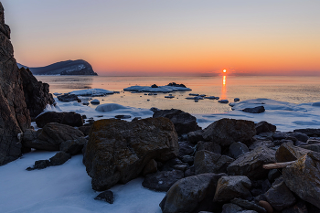 Sunrise / ***