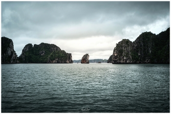 Lan Ha Bay Vietnam / Beautiful sight at Lan Ha Bay, Vietnam.
Image is captured with Nikon Z6ii and CZJ Flektogon 35/2.4 lens