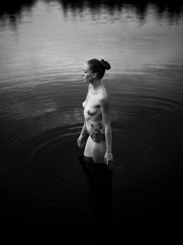 The River / ***
