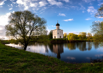 Kirche der Fürbitte auf dem Nerl. / ***