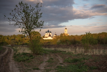 in der Nähe von Moskau am Abend / ***