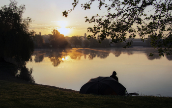 Im Morgengrauen / ***