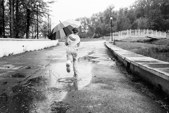 under rain / ***