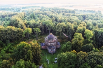 Kirche der Fürbitte. / ***