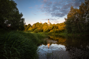 Evening view of the monastery / ***