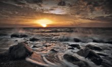 Walking at dawn-V / ***