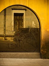 rebus / ***