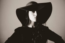 hat, girl and nothing else / .......................