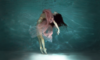 in Wasser / ***