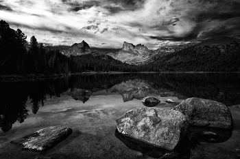 Evening on the lake / ***