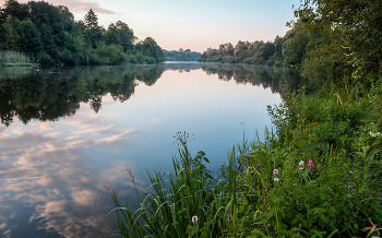 Morgen auf dem Fluss Pripjat / ***
