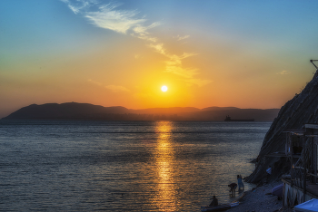 Sunset / ***