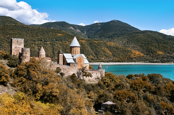 Fortress Ananuri / ...