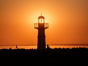 Lighthouse / ***