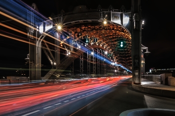 Bolsheokhtinsky Brücke / ***