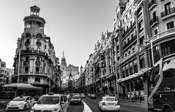 Traffic / ***