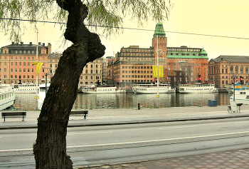 On the waterfront / ***