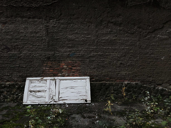 Wall / ***
