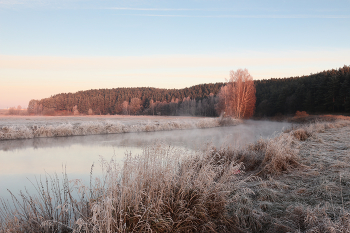 Sunrise over the river / ***