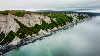 White Cliffs / ***