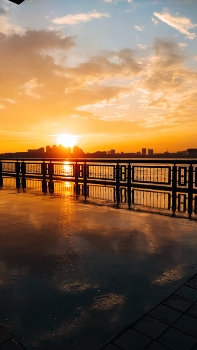 Brennender Sonnenuntergang / ***