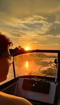 Sunset on the Volga / ***