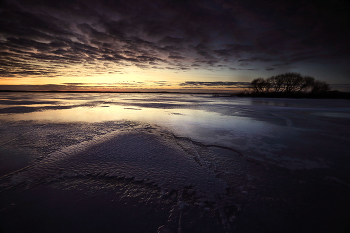 Sunset on the lake / ***