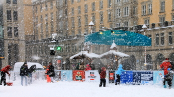 Eisbahn / ***