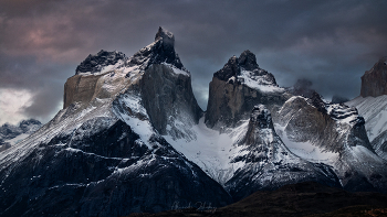 Los Cuernos / ***