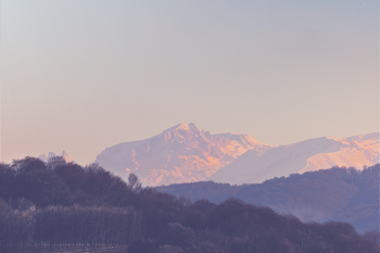 Sunset in the mountains / ***