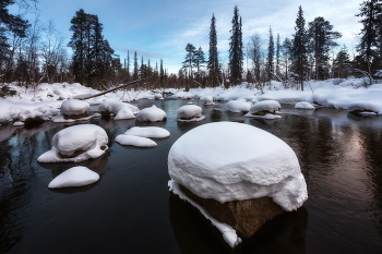 Winter river / ***