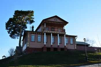 lodge / ***