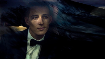 Portrait of groom / ***