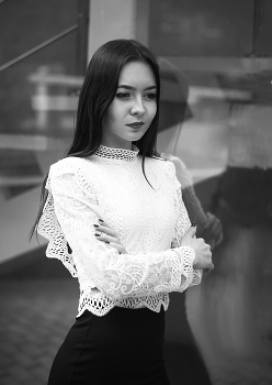  / ***