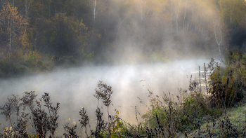Warm October / ***