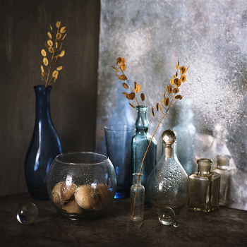 With seashells ... / .........................................