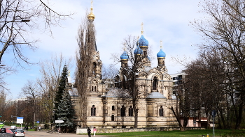 Domes / ***