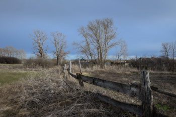 Outskirts ... / ***