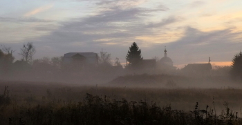 Nebligen Morgen. / ***