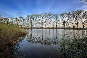Lake ... / ***