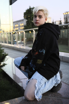 Julia / ***