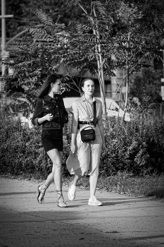 girlfriend / ***