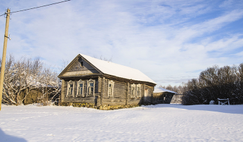 House in the village / ***