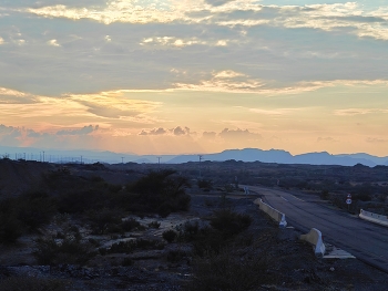 The road into the sunset / ***
