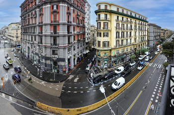 Avenue / ***