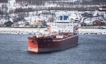 At anchor / ***