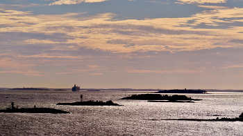 Islets / ***