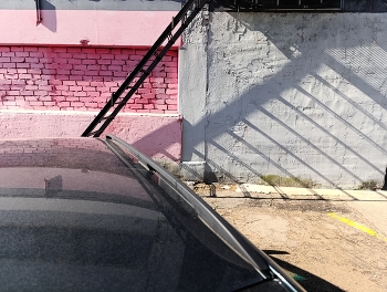  / ***
