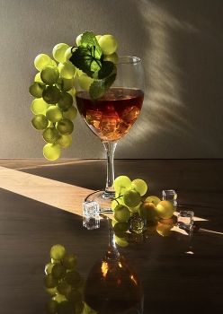 With grapes / ***